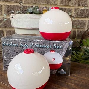 Source Unknown Red and White Bobber S&P Shaker Set